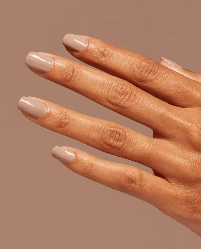 Manicura y extensión de uñas con AcrylGel