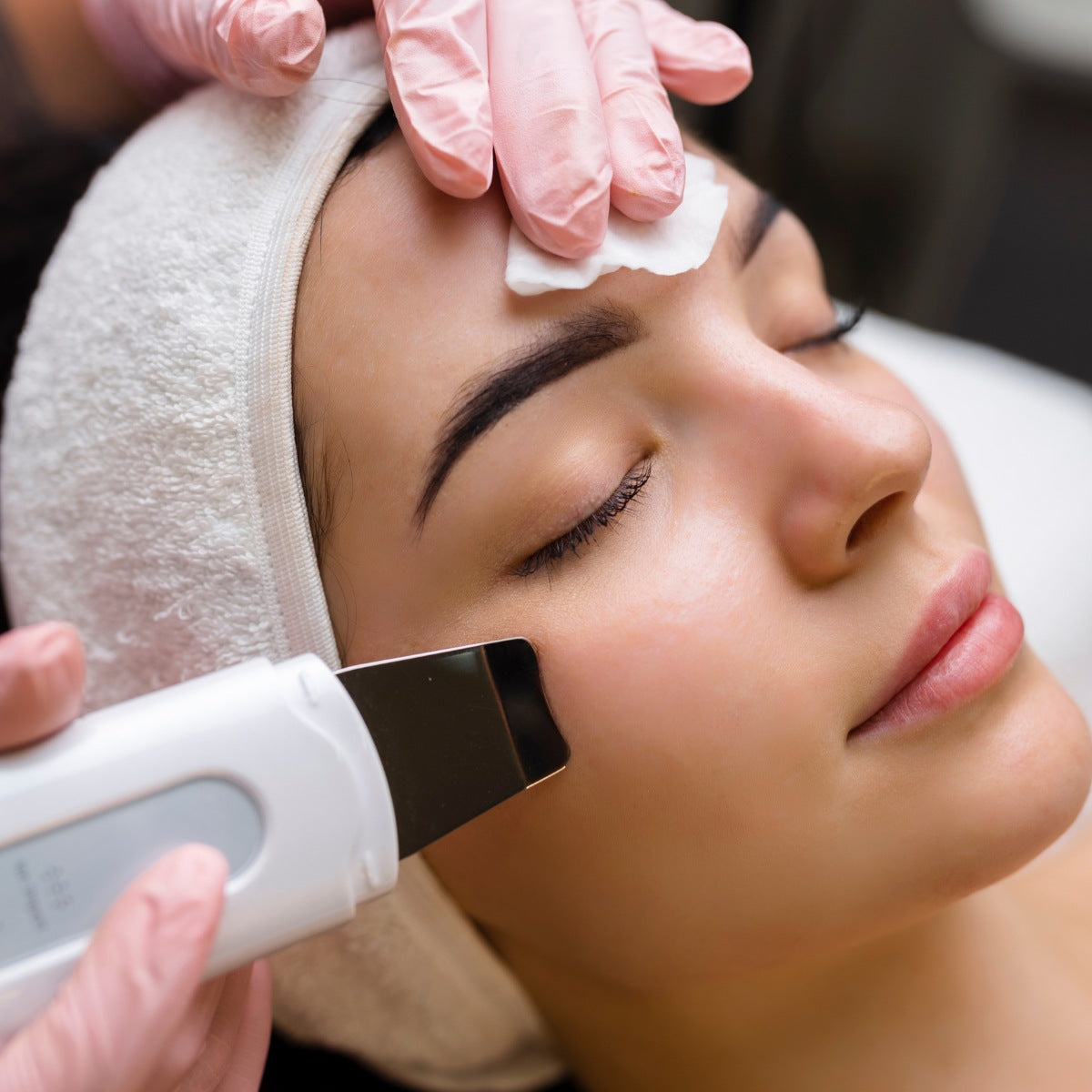 Limpieza Facial Profunda – Para Ella y para Él